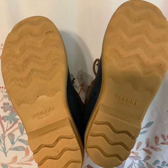 Gently used Sperry duck boots 🦆 - Picture 4 of 5
